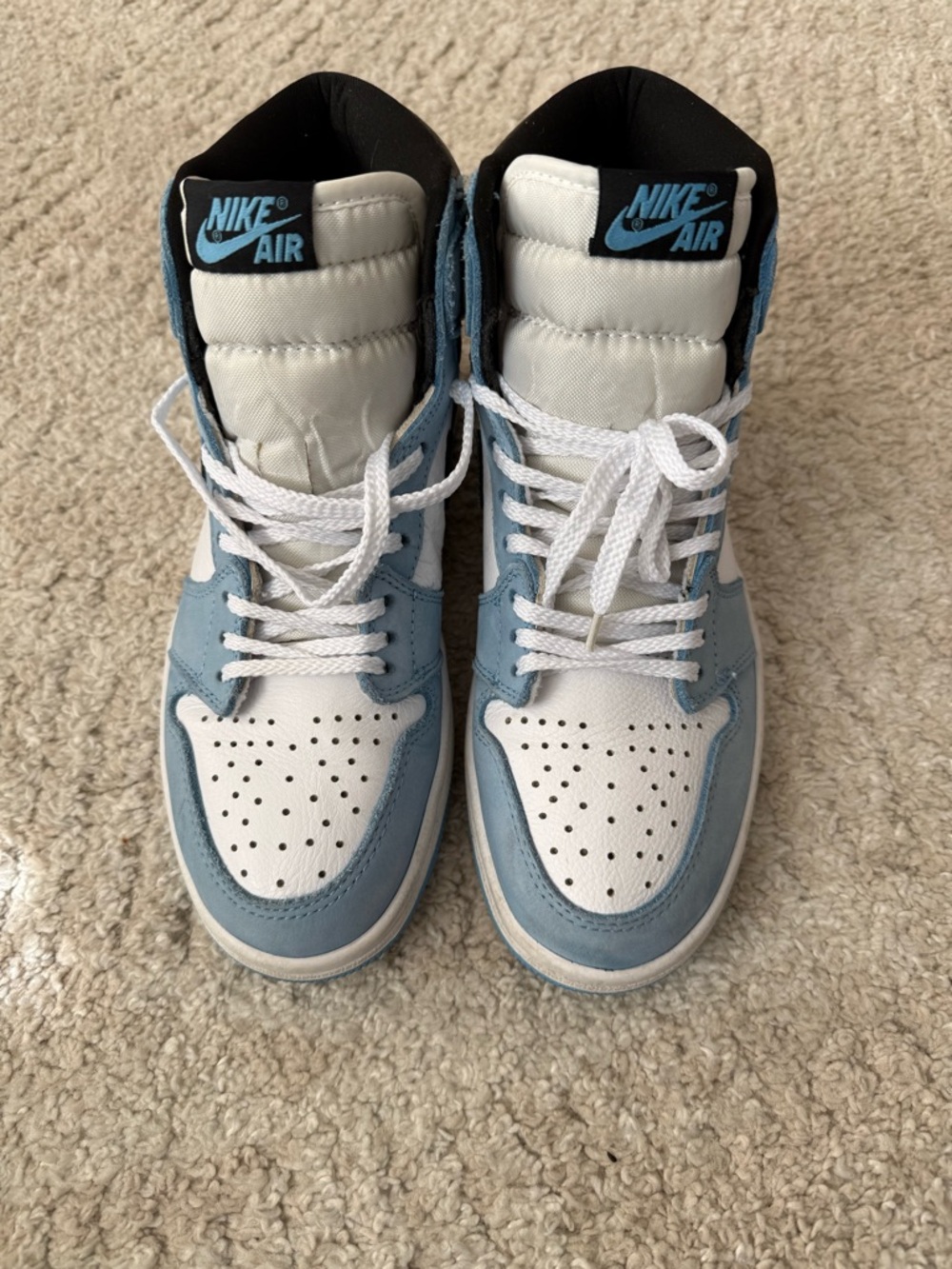 Air Jordan 1 University Blue UNC Retro High OG Size 7 Sneakers 555088-134